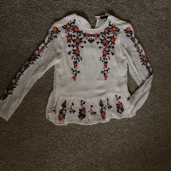 ZARA Blouse with Stitched Detail - Picture 3 of 8